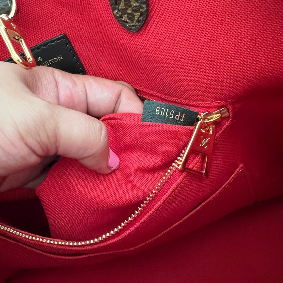 ❣️❣️❣️SOLD on IG❣️❣️❣️ ON THE GO MM w/ Monogram & reverse monogram - Picture 7 of 11